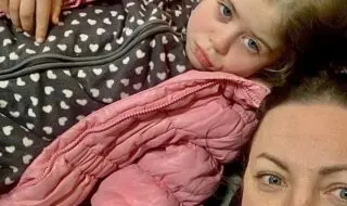 Flukt fra Ukraina Maria 6,5 år og mammaen Viktoriia